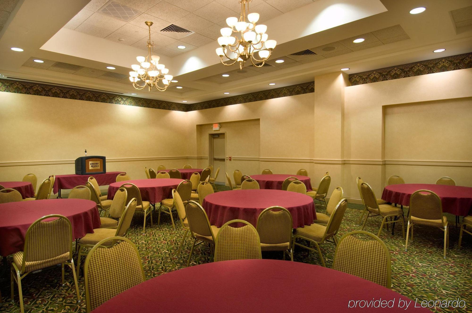 Drury Inn & Suites Монтгомери Экстерьер фото